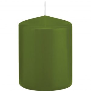 1x Olijfgroene woondecoratie kaarsen 6 x 8 cm 29 branduren