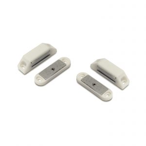 2x stuks magneetsnapper / magneetsnappers met metalen sluitplaat wit 6 x 1,6 x 1,6 cm